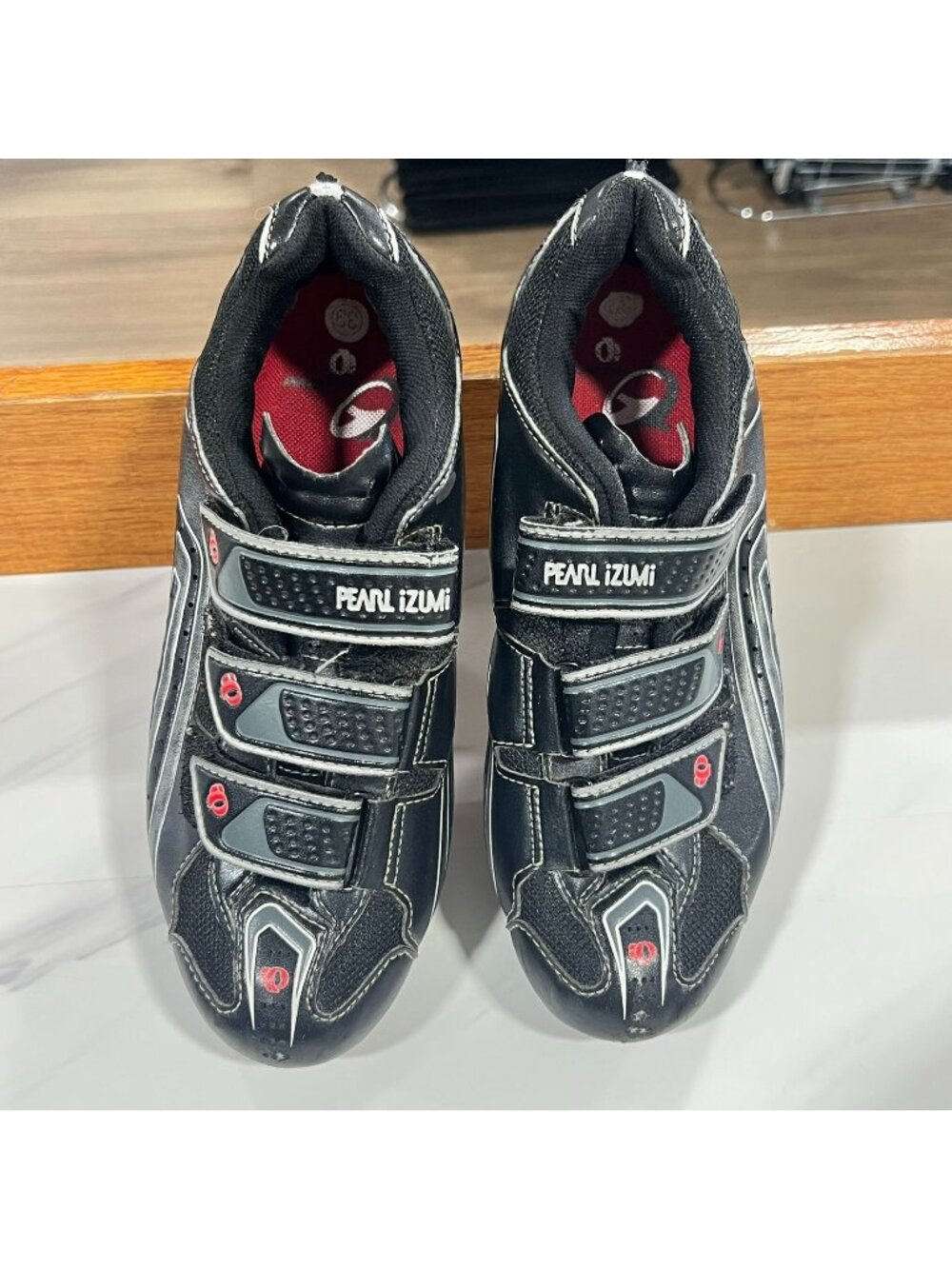 Pearl Izumi Men's Select RD Cycling Shoes Size 6 Black With Red Cleats EUC